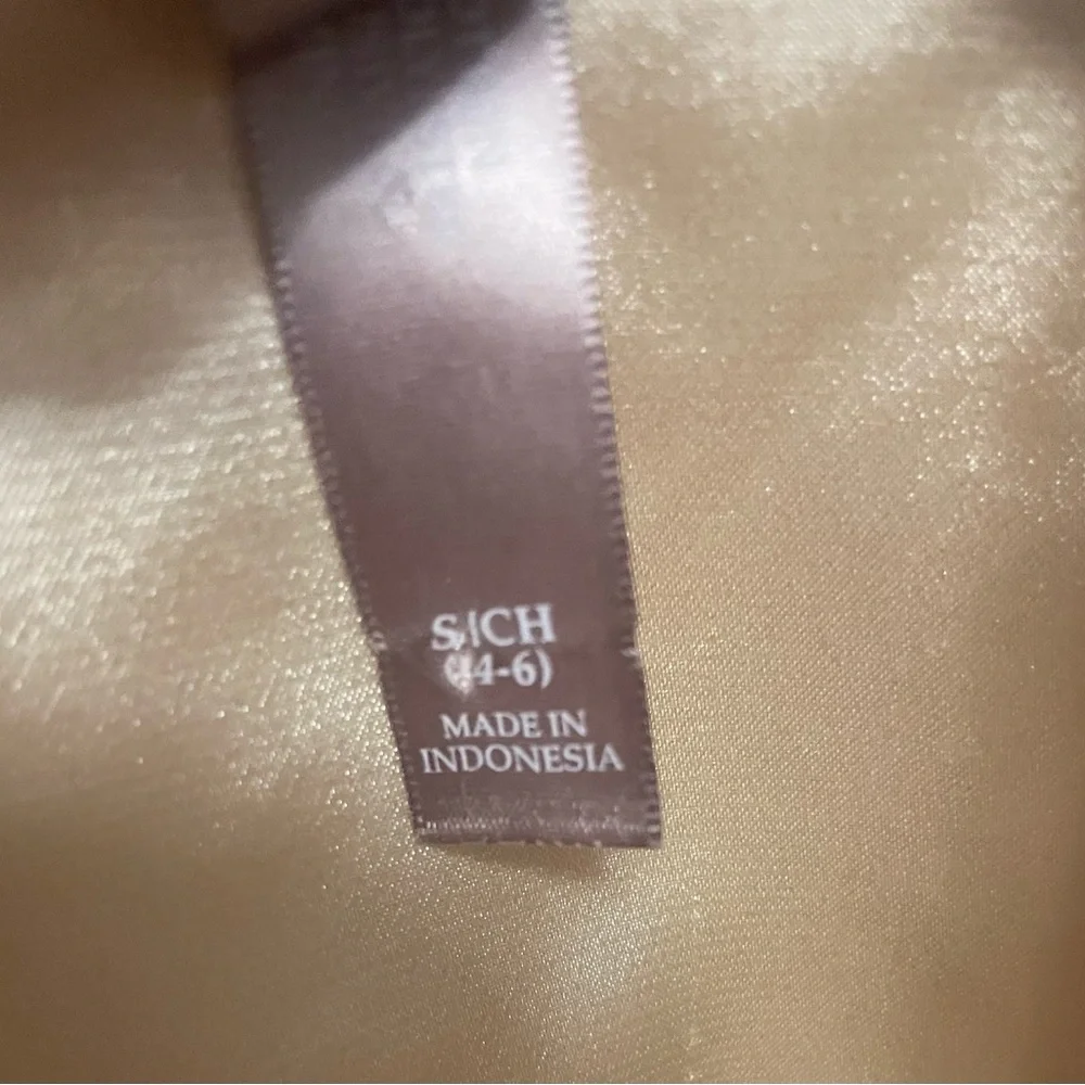 White Stag Cream Sleeveless Zip-Front Vest Size S 4-6 - Picture 10 of 10